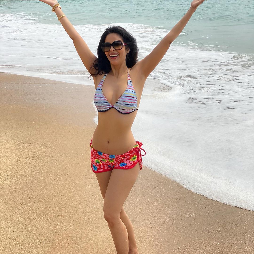 malika_sherawat_nepalvani_hot_pic (1)