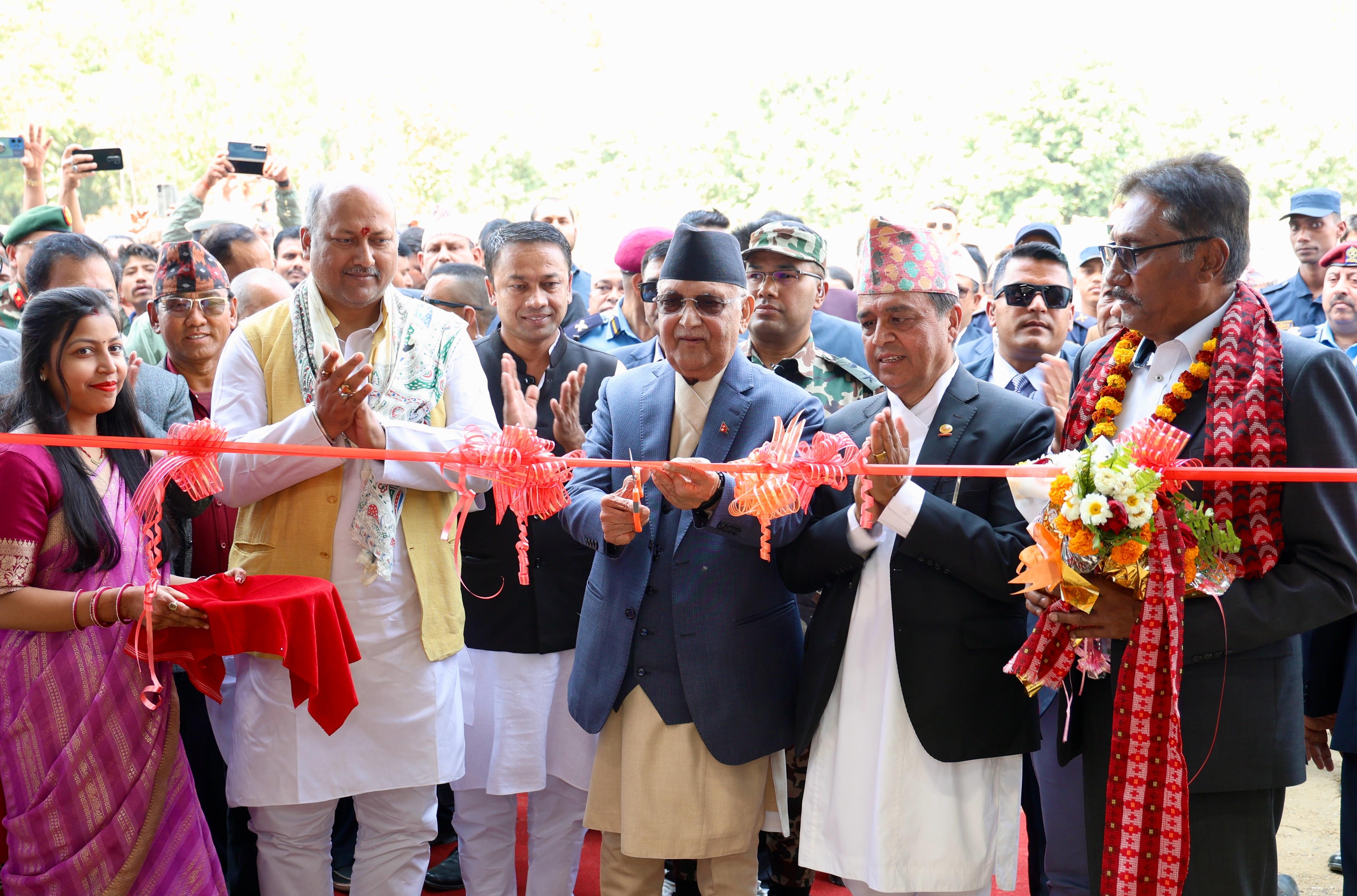 प्रधानमन्त्री ओलीद्वारा रामनगरमा आइएमई ग्रुपको कागज उद्योगको उदघाटन