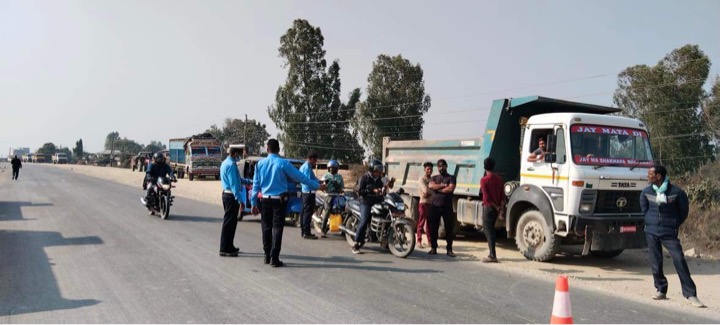 घट्दै ट्रफिक प्रहरीकाे कार्वाही