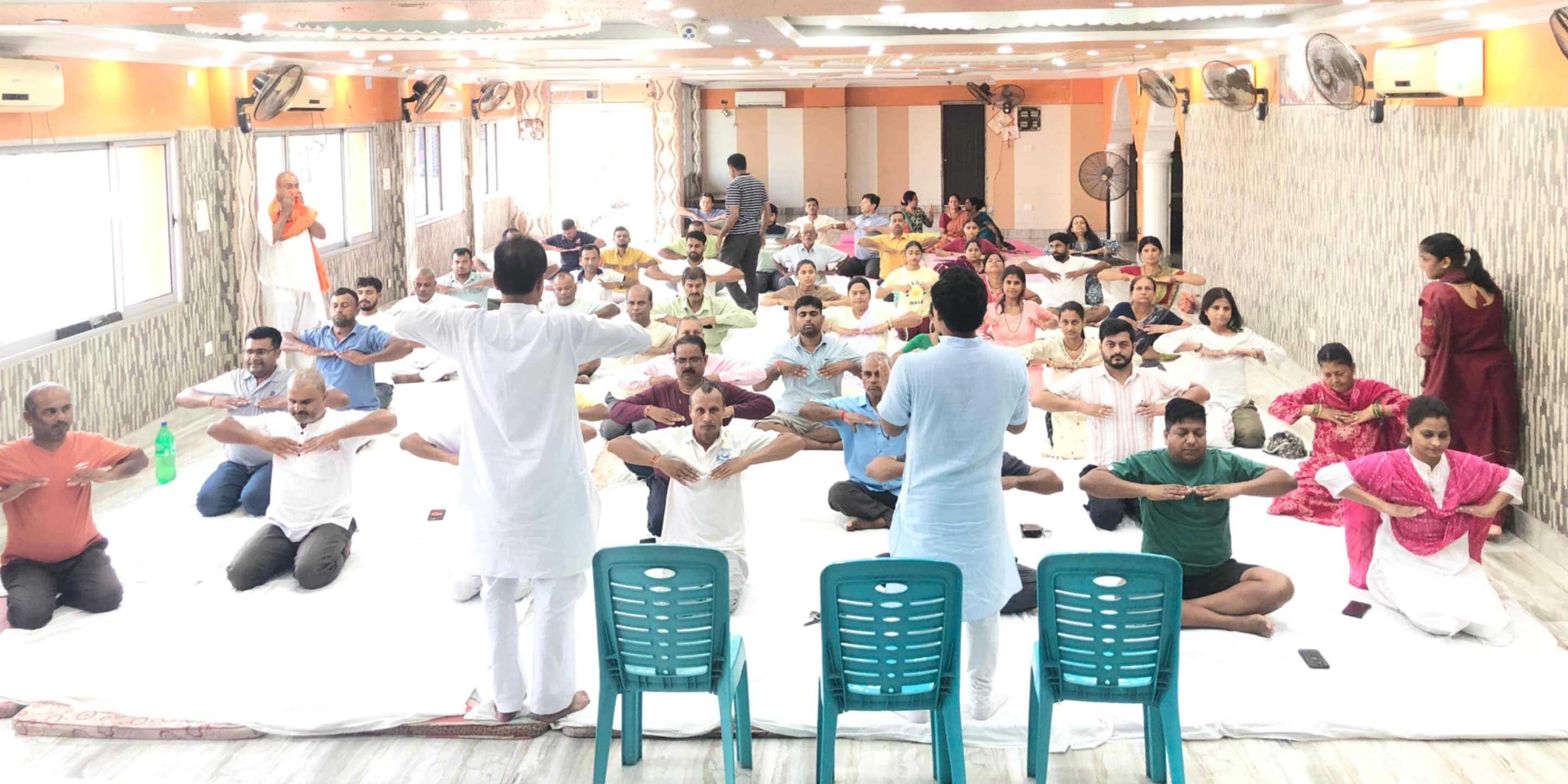 जनकपुरधाम ‘आर्ट अफ लिभिङ्ग’ ध्यान, योग, प्राणायामको सन्देश