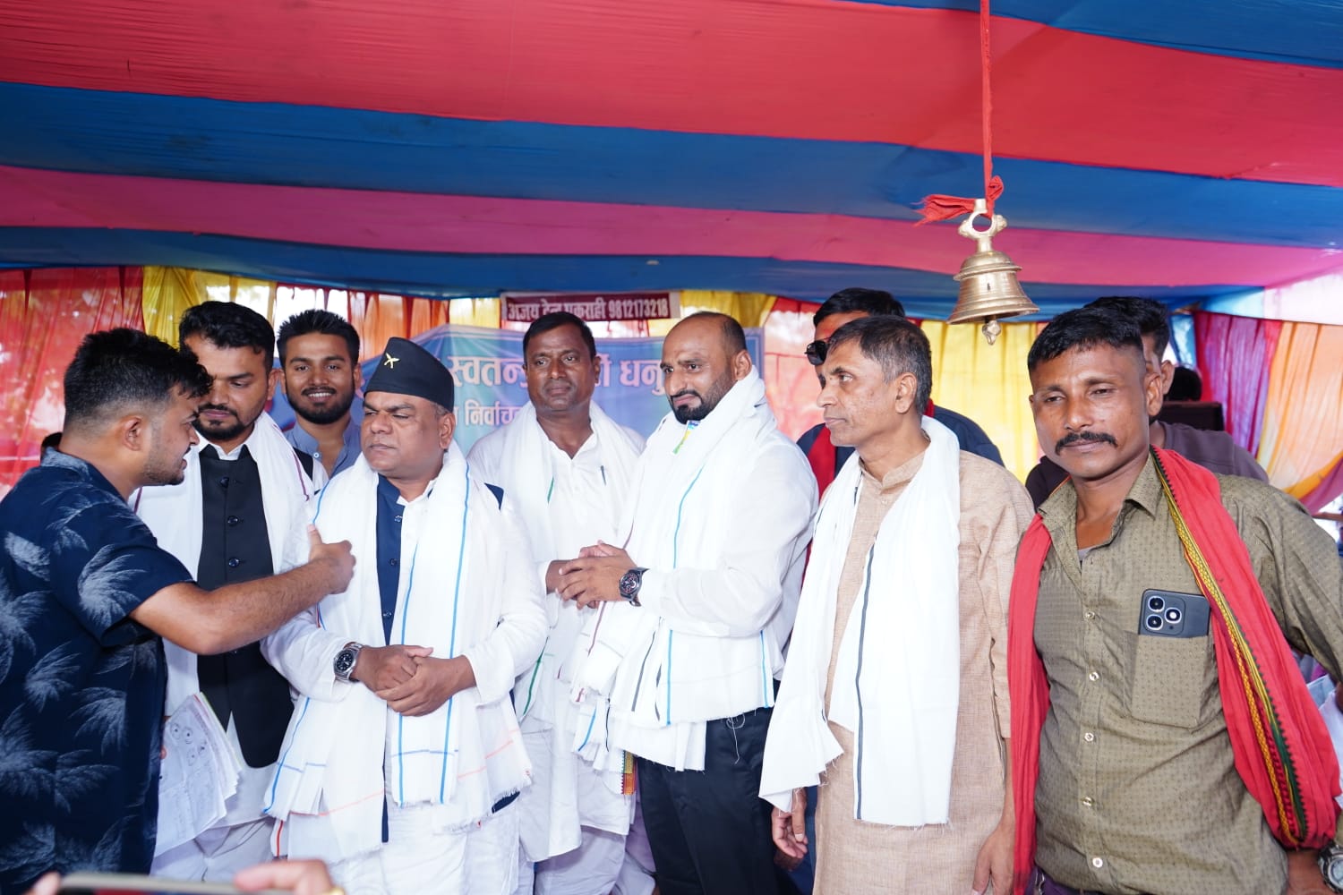 रास्वापा सासद रामविनोद यादवले क्षेत्रमा पकड जमाउदै, नेकपाका प्रभावशाली नेता राजकिशोर रोहितालाई गराए पार्टी प्रवेश